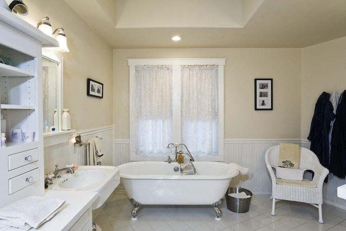 Accessorise Your Bathroom