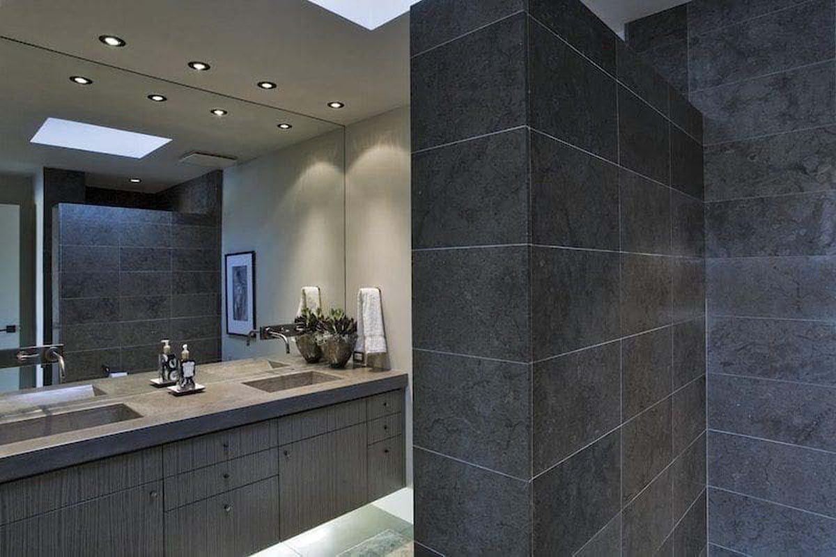 Maximising Space In A Small Bathroom