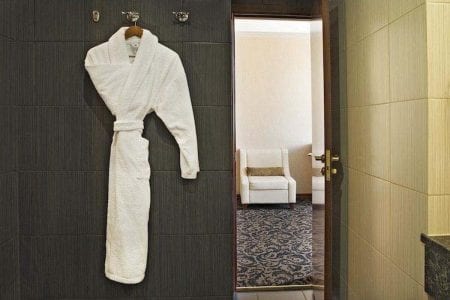 Achieve That Hotel Bathroom Feeling At Home With These 5 Tips